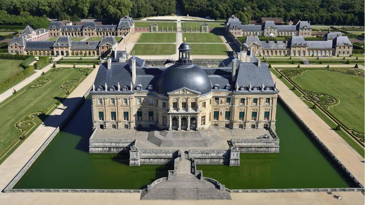 Vila Mettez Vous Au Vert Pres Du Chateau De Vaux Le Vicomte En Sous Sol Semi Enterre Maincy Exteriér fotografie